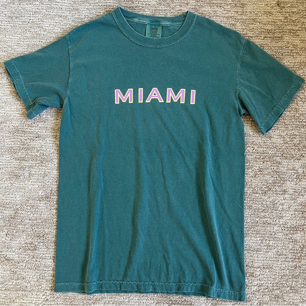 Miami Graphic Tee Women’s Size Small